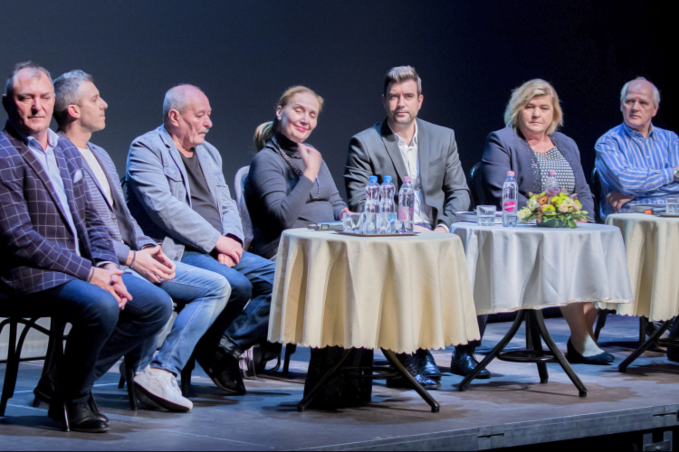 Győri Balett 40 könyvbemutató: Bombicz Barbara bemutatta ikonikus tánclépését