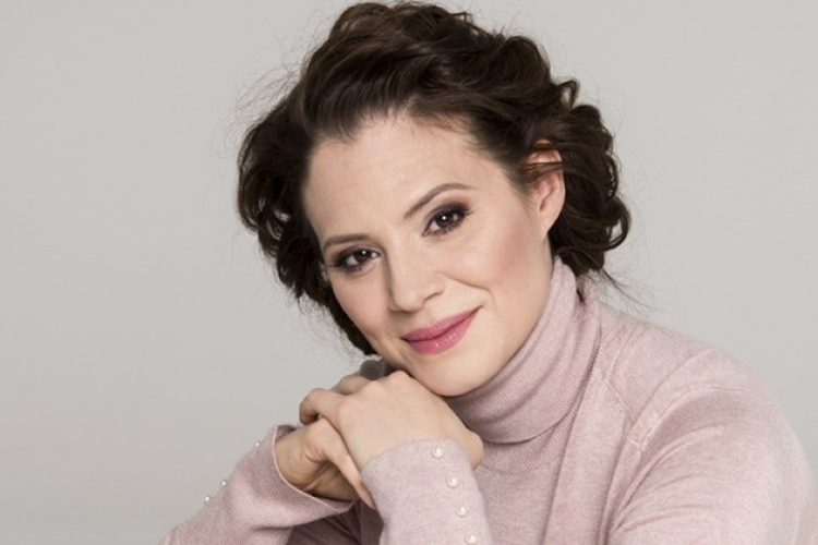 Szinetár Dóra mélyen hisz a Dévény-módszerben, azzal segítene gyermekén 