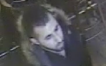 Éttermi fogasokon lévő kabátokból loptak Győrben 