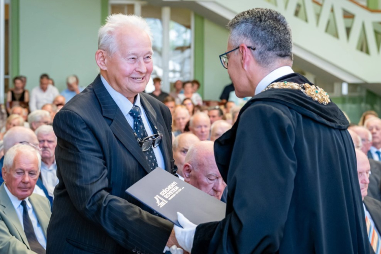 Díszdiplomák és fogadalomtétel az óvári karon