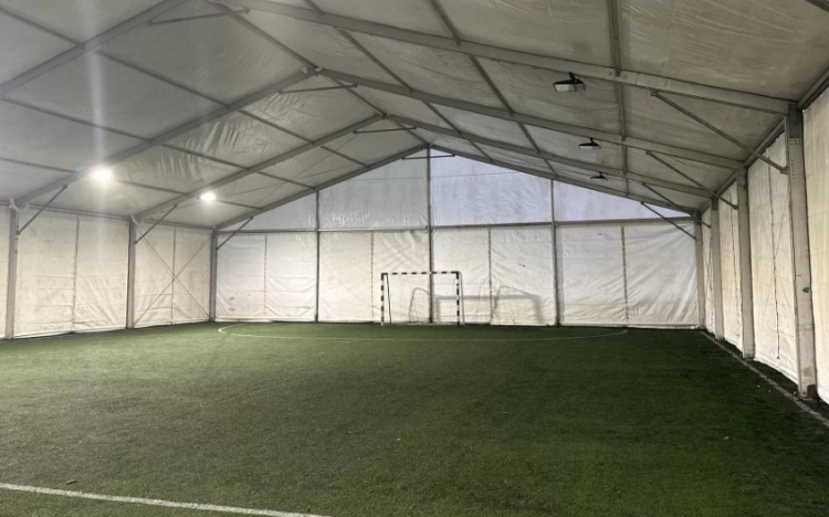 Befedték az egyik pályát a Barátság Sportparkban