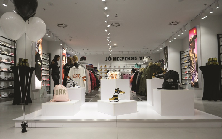 GYŐRBEN IS NAGYON OTT VAN A DORKO!