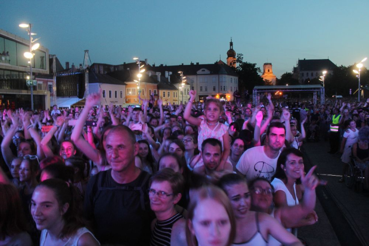 2019.06.14.Győri Nyármegnyitó 1. nap Halott Pénz koncert