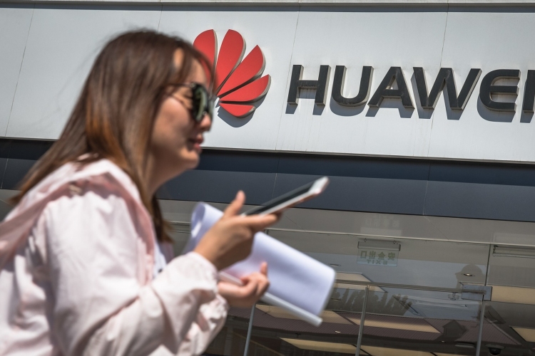 A Huawei több alkalmazottja is részt vehetett katonai kutatásokban, fejlesztésében