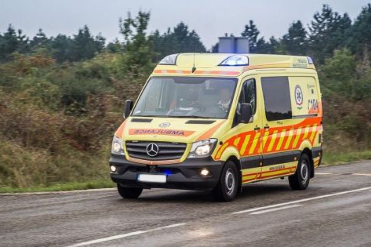 Többen kórházba kerültek, egy idős nőt újraélesztettek a wimbledoni tenisztornán 