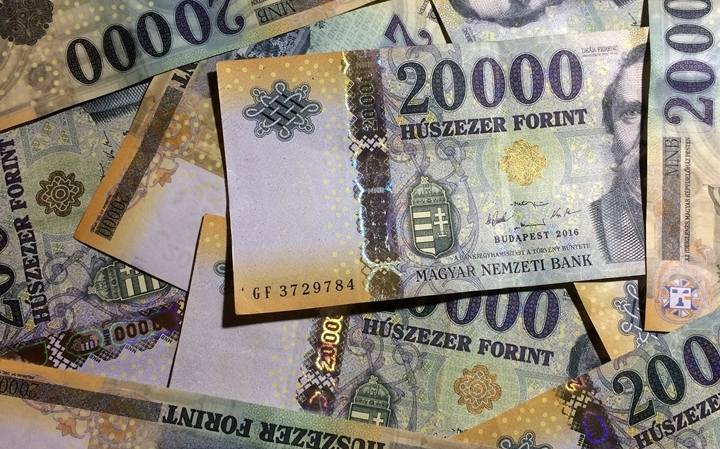 Jövőre is emelkedhet a minimálbér és a garantált bérminimum 