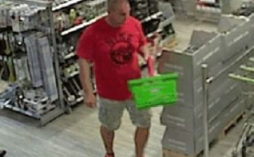 Felismeri? Győri nagyáruházból lopott 