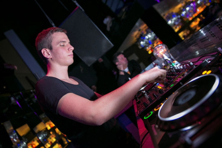 Club Vertigo - Julia Carpenter 2013.12.21. (szombat)