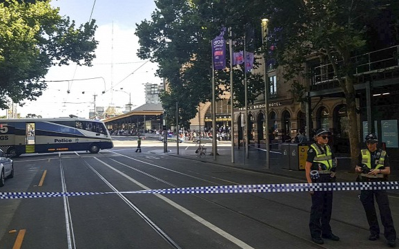 Járókelők közé hajtott Melbourne-ben