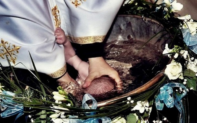 A keresztelővízben fulladhatott meg a csecsemő