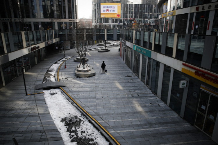 Már kontrollálják a koronavírus elleni oltóanyagot 