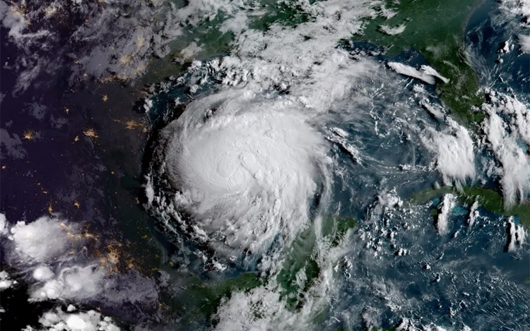 Franciaországig sodort a hurrikán egy amerikai hirdetőtáblát