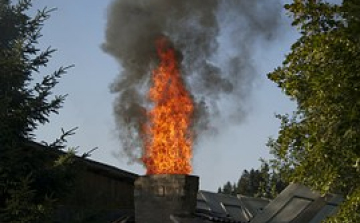 Ne használjuk szemetesnek a kandallót! 