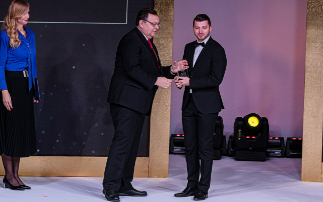 Különleges díjat vehetett át az Ozone TV munkatársa