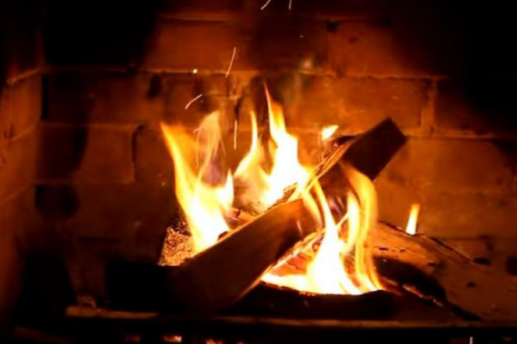 Lehet, hogy Nálad is megjelenik a kandalló a TV-n