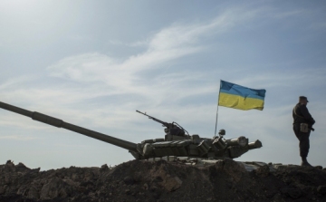 Ukrán válság - Harcok Szlovjanszknál, harckocsik tartanak a város felé