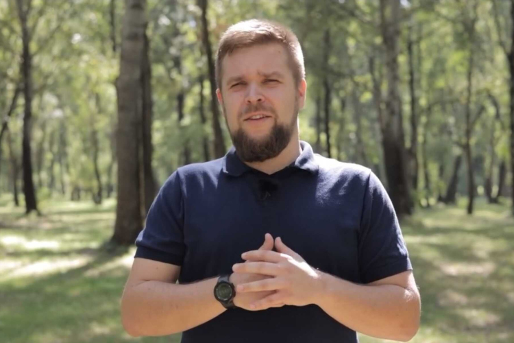 Pintér Bencét támogatja a Momentum Győrben