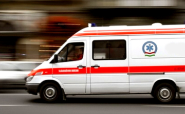 Teherkocsi és személyautó ütközött a 82-es főúton 