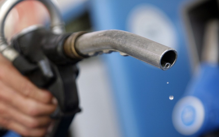 Megint drágult a benzin