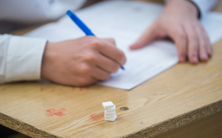 Szerdán tartják az iskolákban az országos kompetenciamérést