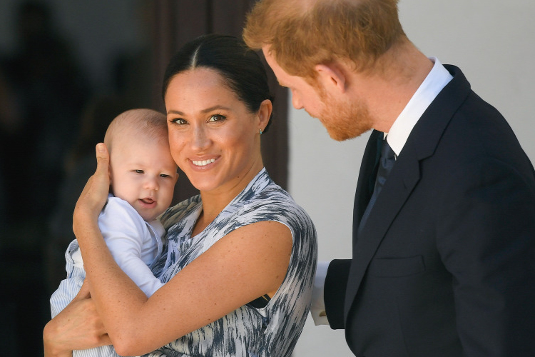 Elvehetik a királyi pár királyi címét: petíciót nyújtottak be sussex lakói