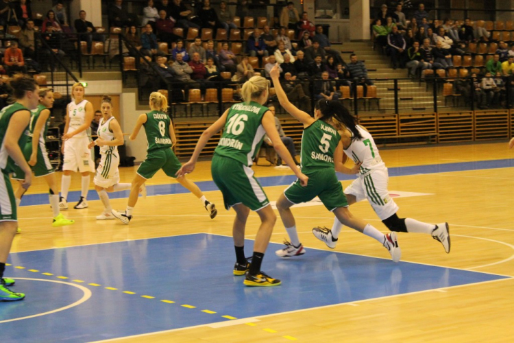 2013.02.03.Hat-Agro Uni Győr - Sbk Samorin Női kosárlada (1) Fotók:árpika