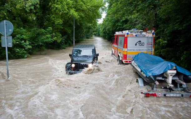 Árvíz - A vártnál gyorsabban árad a Duna Pozsonynál - FOTÓK!