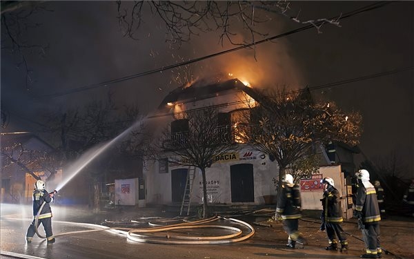 Családi ház égett Budaörsön