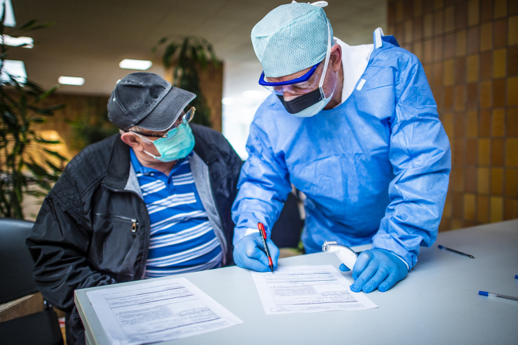 Koronavírus: Óriási sikert értek el magyar kutatók, amivel lehetőség lesz a vakcinák kifejlesztésére- Izolálták a koronavírust