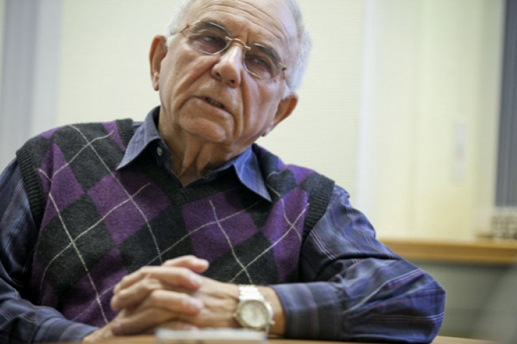 87 évesen adja be a válópert Vitray Tamás 