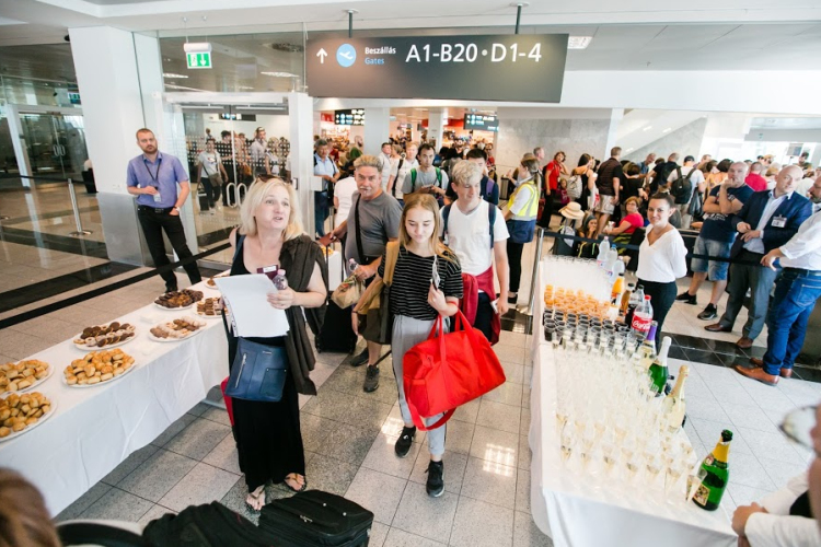 Új utasforgalmi épületet adtak át a Liszt Ferenc Nemzetközi Repülőtéren 