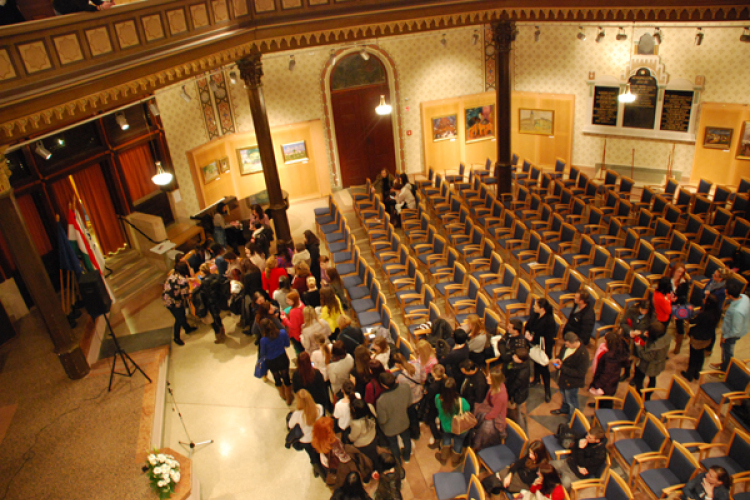 Oravecz Nóra előadása a győri Zsinagógában