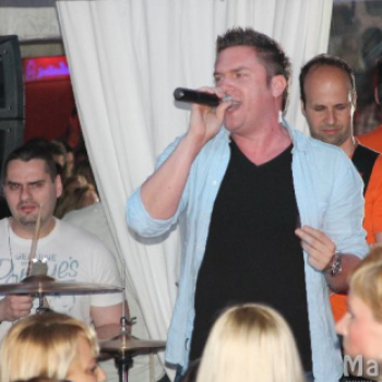 2013.04.19.Péntek Mamma Mia Kasza Tibi élő clubkoncert Fotók.árpika