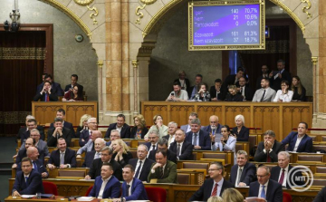 OGY - Elfogadták az alaptörvény tizenötödik módosítását