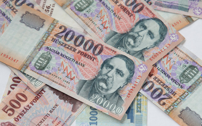 Húszezreseket hamisítottak