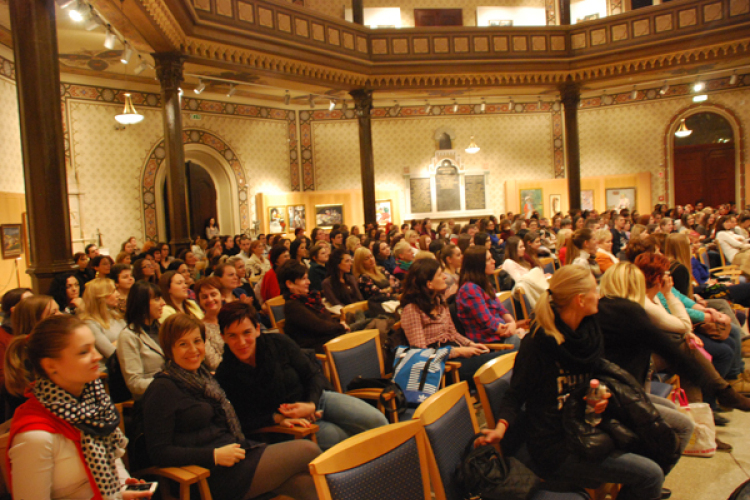 Oravecz Nóra előadása a győri Zsinagógában
