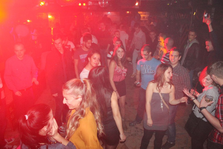 2014.11.05.Szerda Bahnhof-Lapos Dj:Marcee & Dj:RNŐFotók:árpika