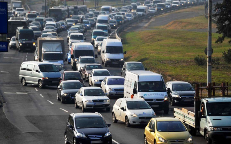 Óriási dugó az M3-ason 