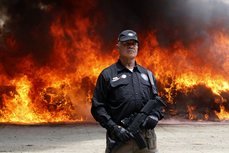 Fegyveresek raboltak el 19 embert Mexikóban