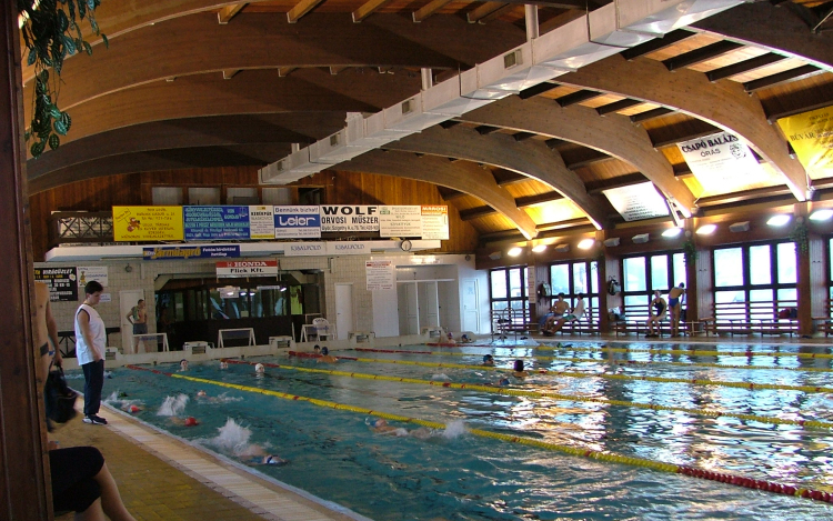 Vasárnap zárva lesz a Magyar Vilmos Uszoda 