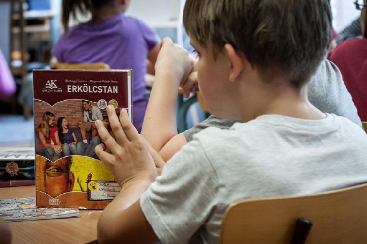 Kevesebb teher, nagyobb szabadság: Ilyen az új alaptanterv