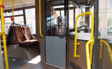 Ököllel és tenyérrel ütötte a győri buszsofőrt - Vádemelési javaslat