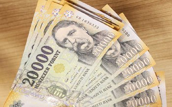 Csalt egy bankos Kecskeméten, milliós a kár