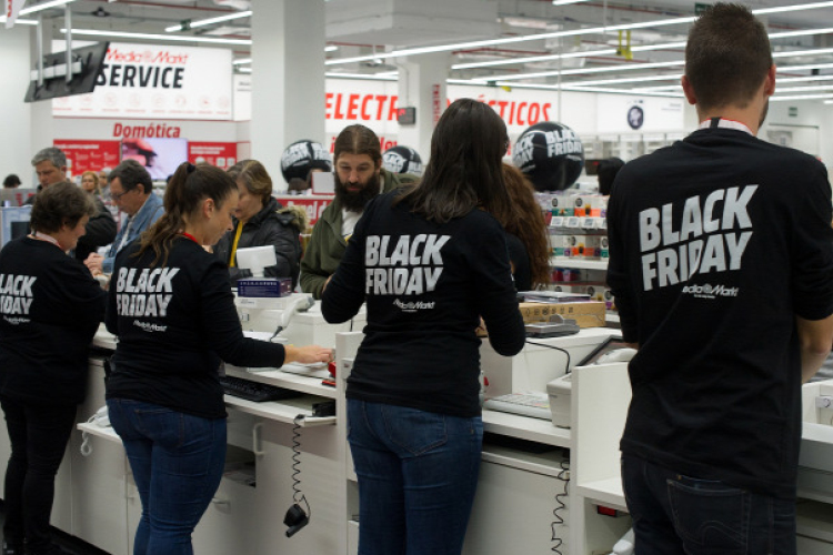 Indul a Black Friday: szenzációs leárazásokkal várnak a boltok és webáruházak