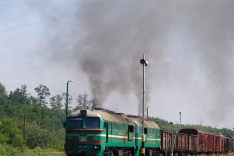 Gázolt a vonat Dombóvárnál, késnek a vonatok