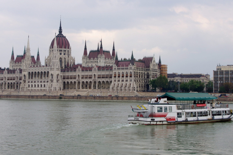 Új hajók forgalomba helyezését tervezi a BKV