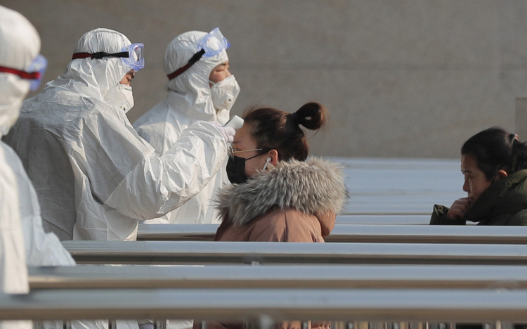 Koronavírus: Már több mint 900 halottról számoltak be Kínában