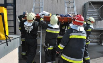 Ezer ember menekült ki egy budapesti kollégiumból