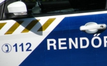 Lopott rendszámtáblával közlekedtek