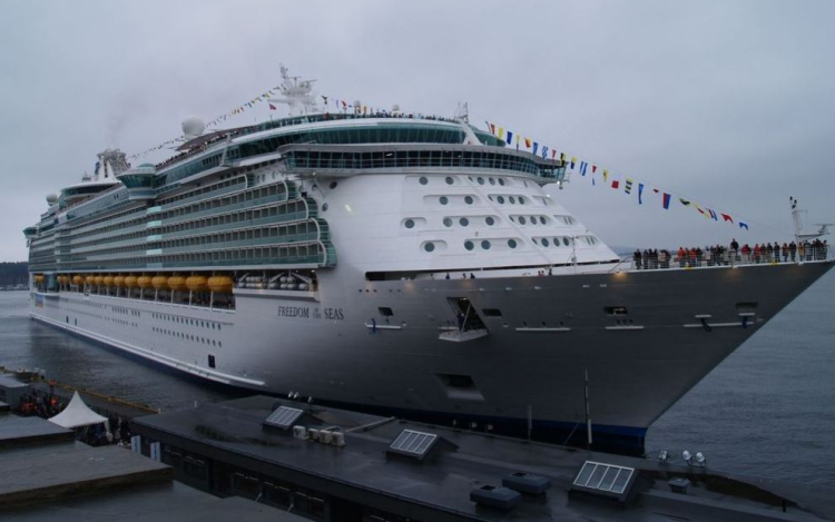 Szörnyű dolgot művelt 18 hónapos unokájával egy nagypapa az óceánjáró hajón 